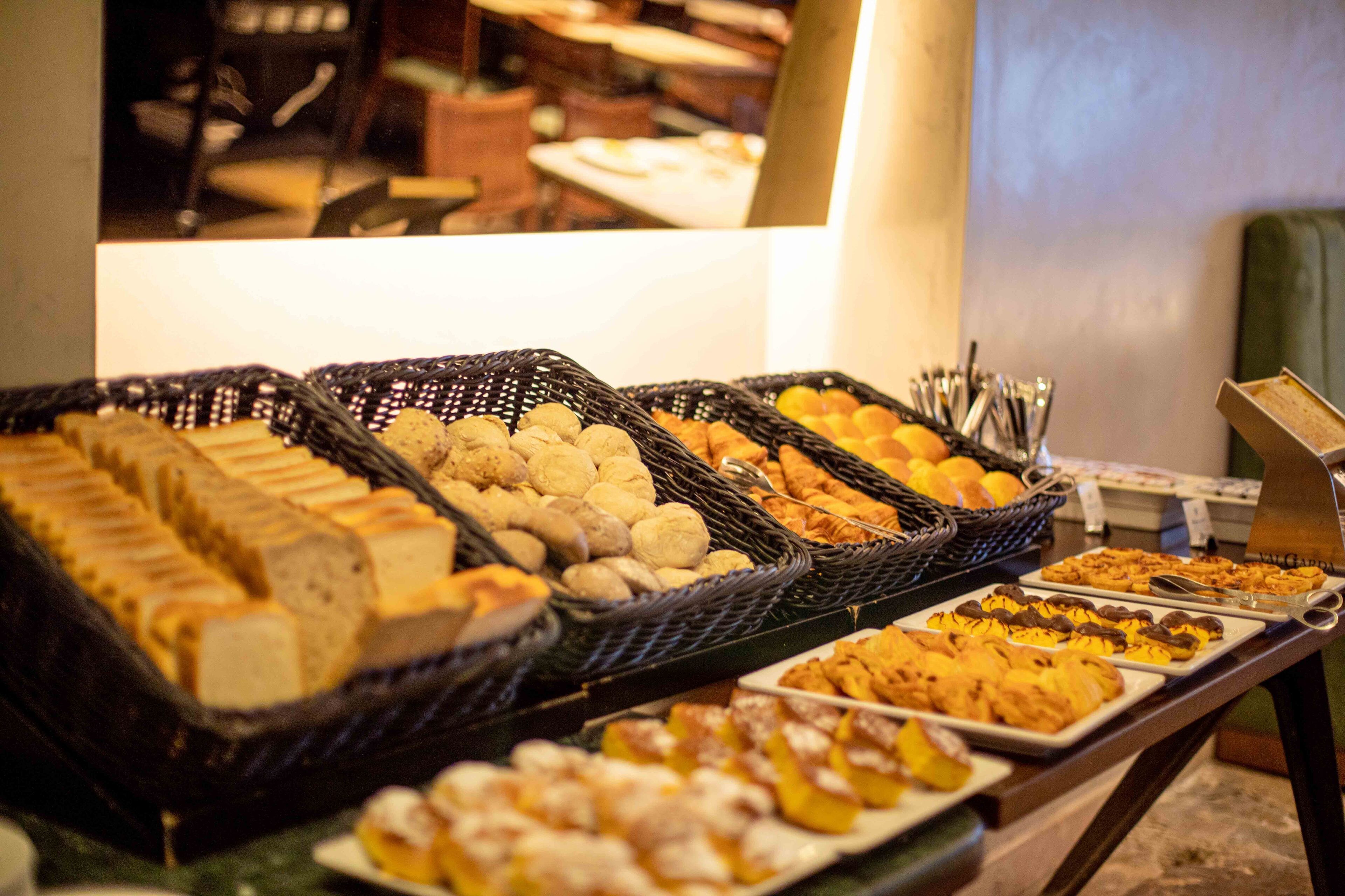 daily to-go breakfast (eur 15 per person)