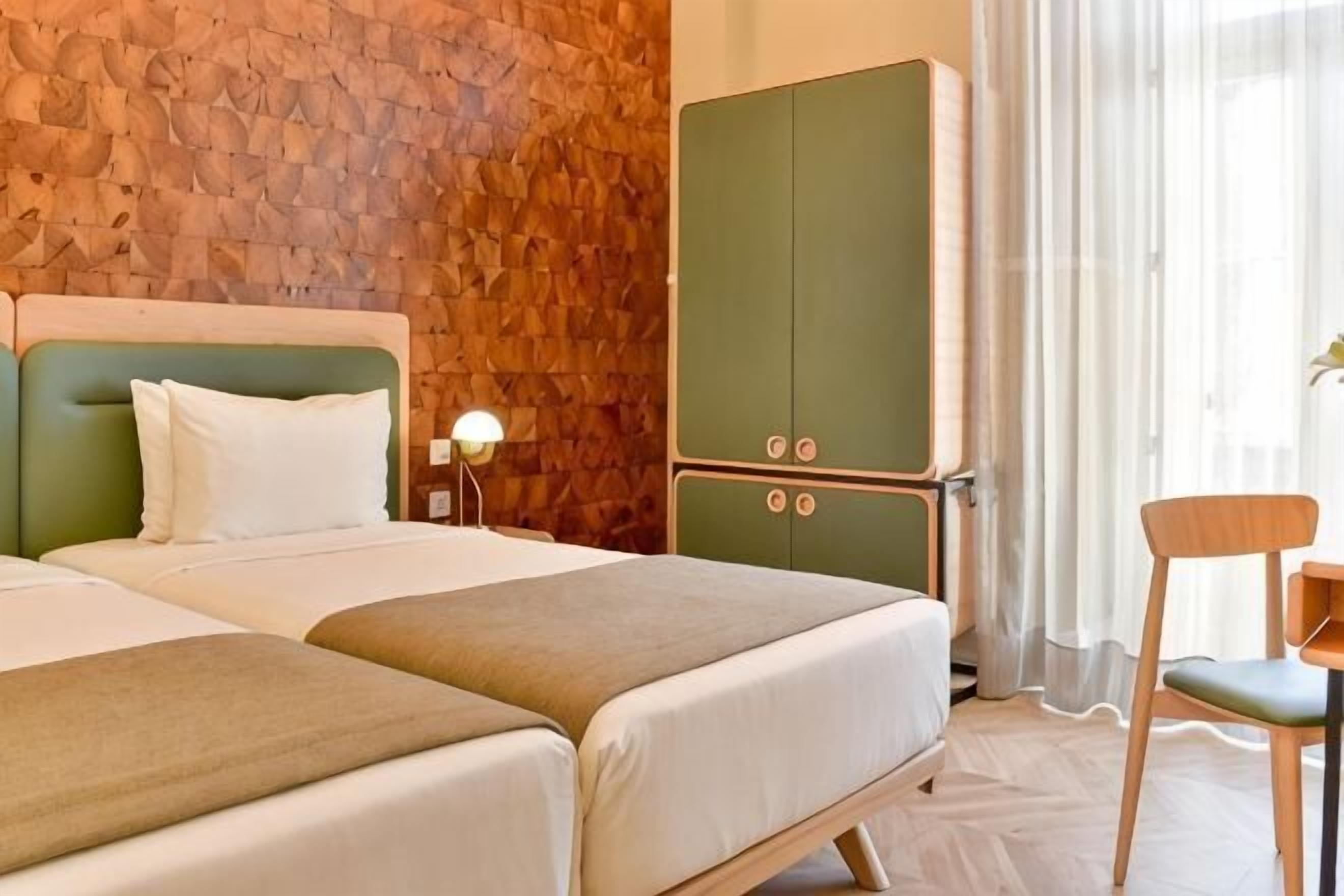 Minibar, in-room safe, desk, soundproofing