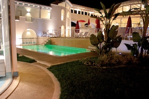 Outdoor pool, pool umbrellas, pool loungers - Ganimede (Sperlonga)