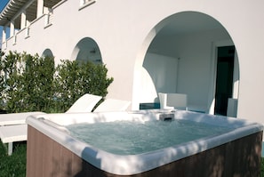 Outdoor spa tub - Ganimede (Sperlonga)