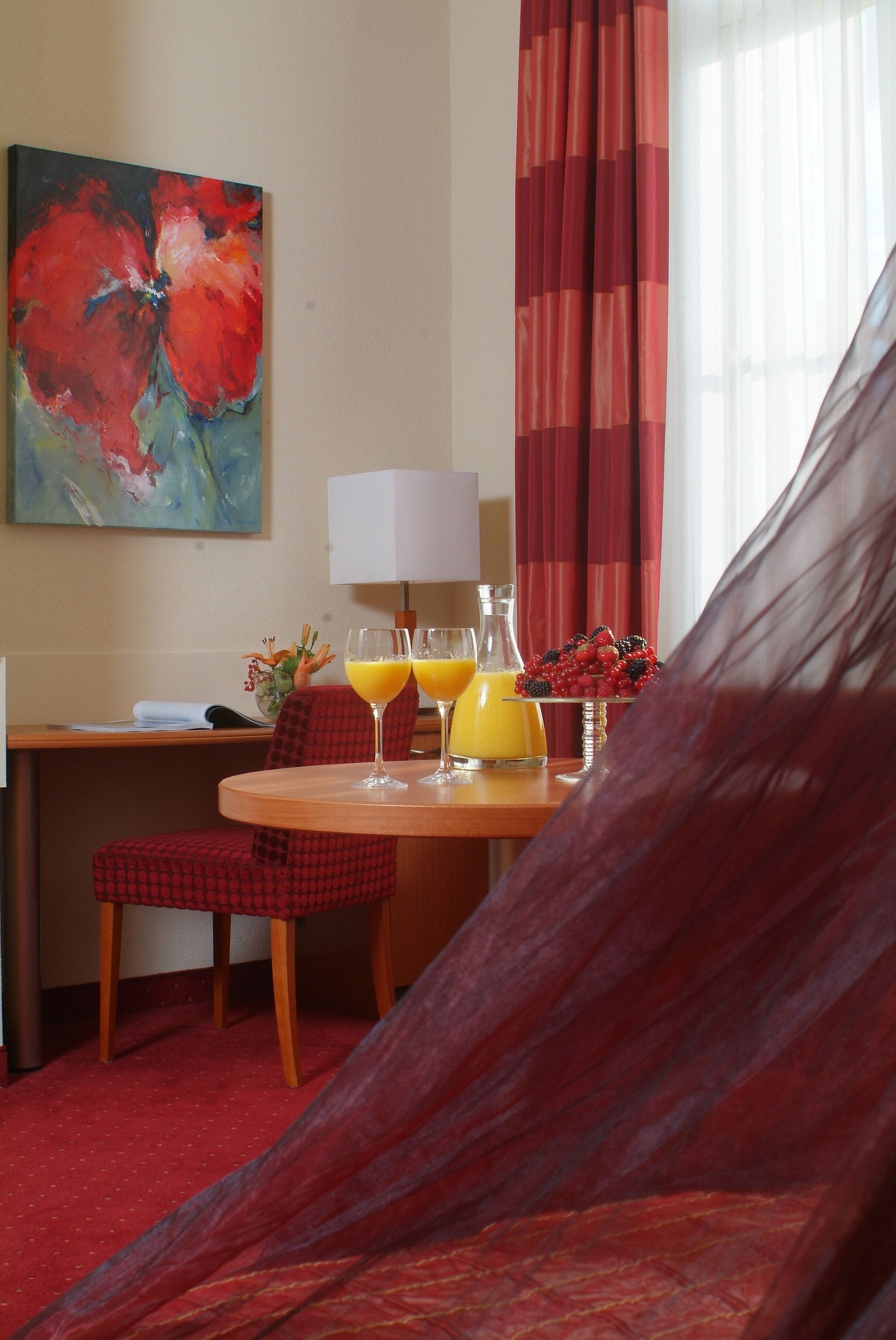 suite | desk, iron/ironing board, free wifi, bed sheets