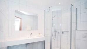 Hair dryer, towels - Hotel-Restaurant Hirsch (Kehl)