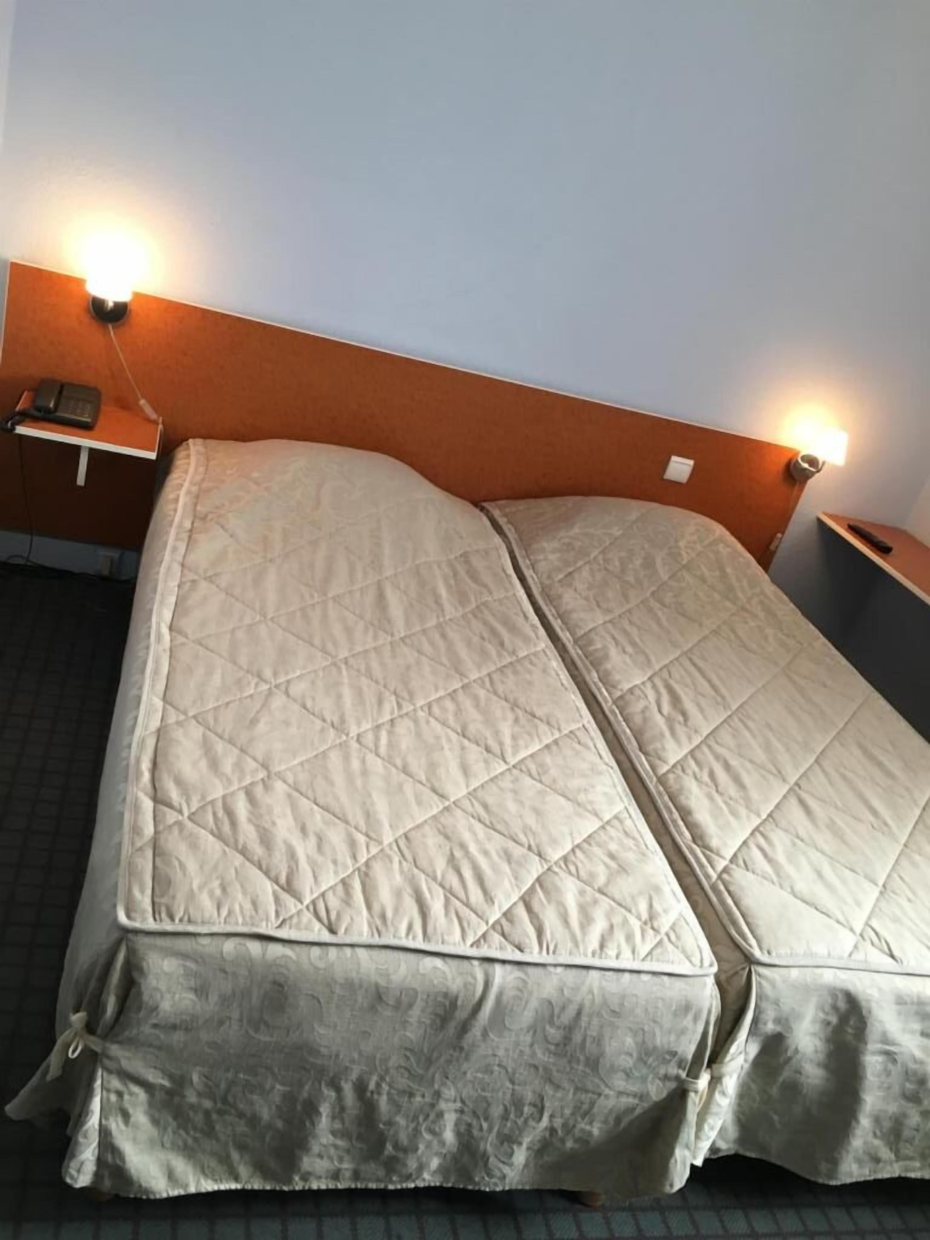 1 bedroom, in-room safe, desk, blackout curtains