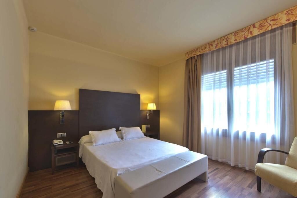 Minibar, in-room safe, free WiFi, bed sheets