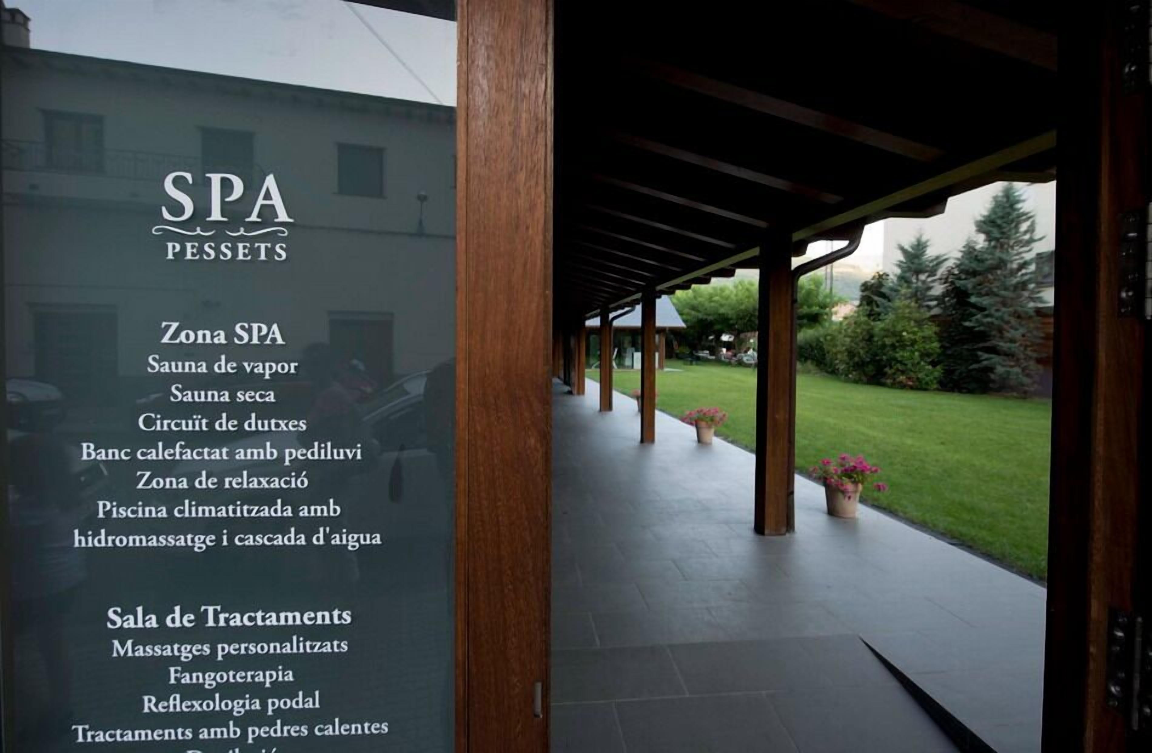 Sauna, poreallas, turkkilainen sauna, vartalohoitoja, kasvohoitoja