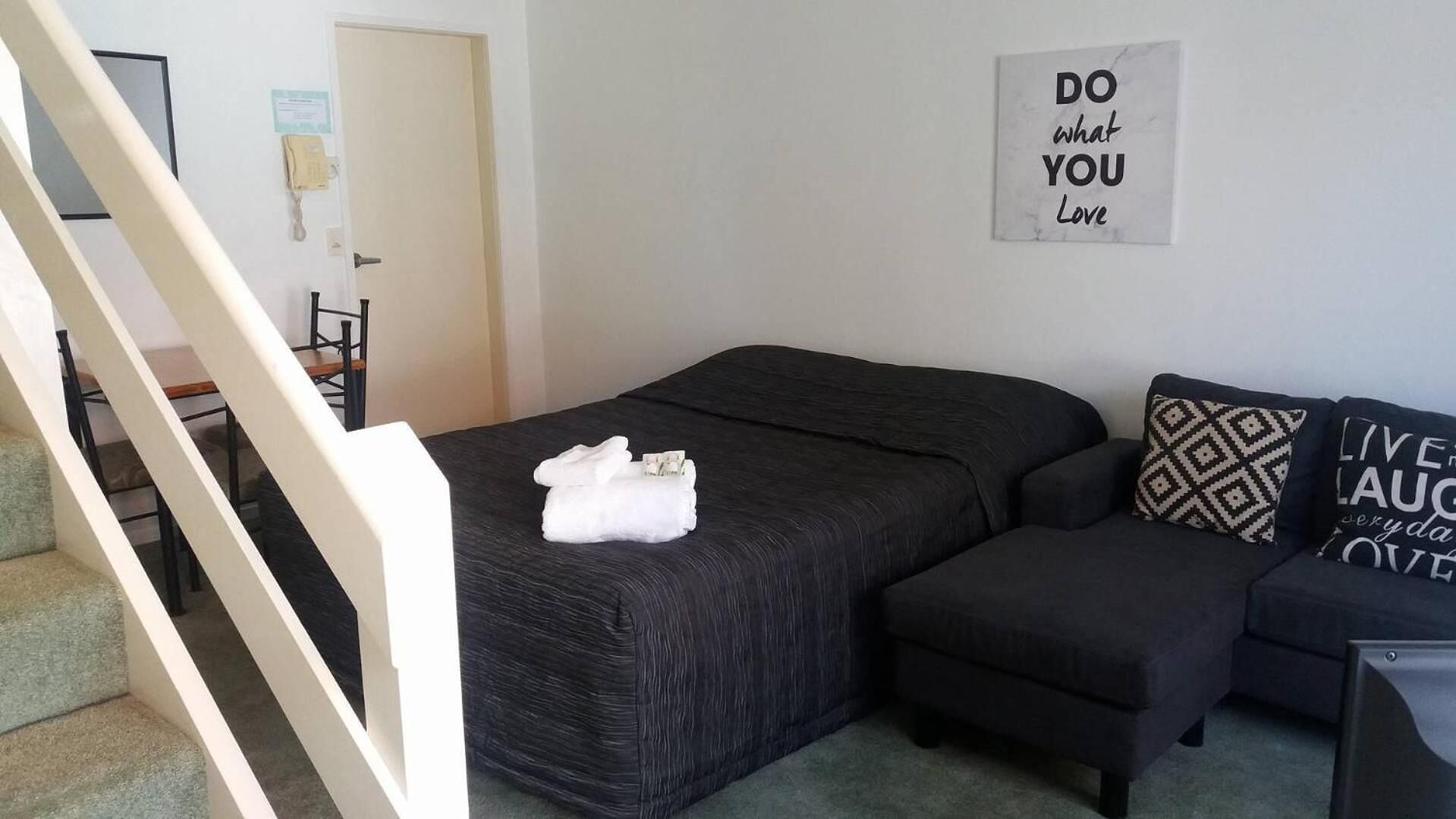 1 bedroom, pillow-top beds, rollaway beds, free WiFi
