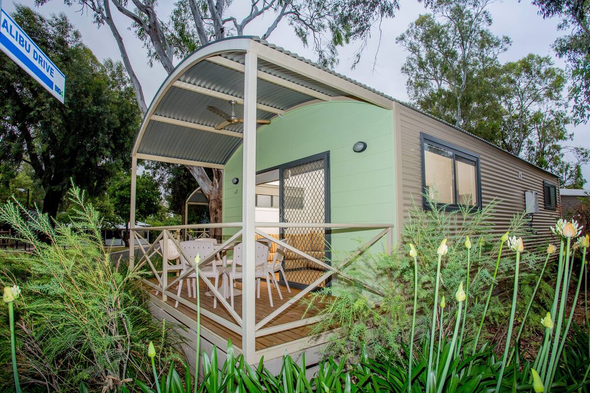 Villa 1 & 2 | Iron/ironing board, WiFi, bed sheets