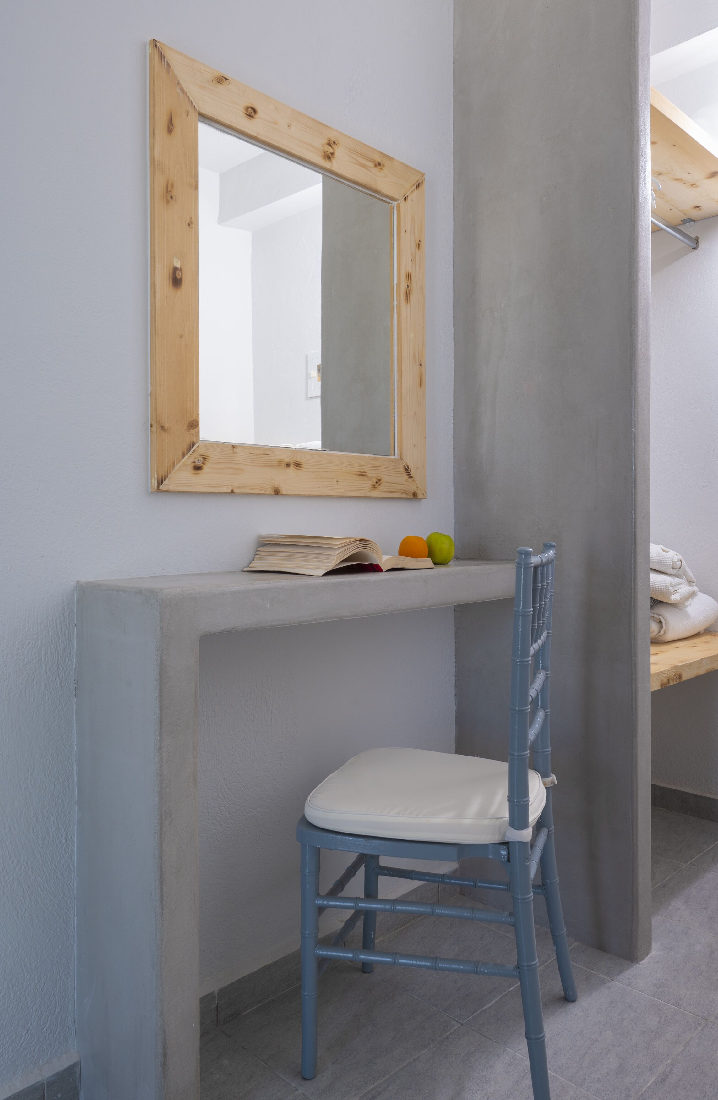 Photo - Gizis Exclusive