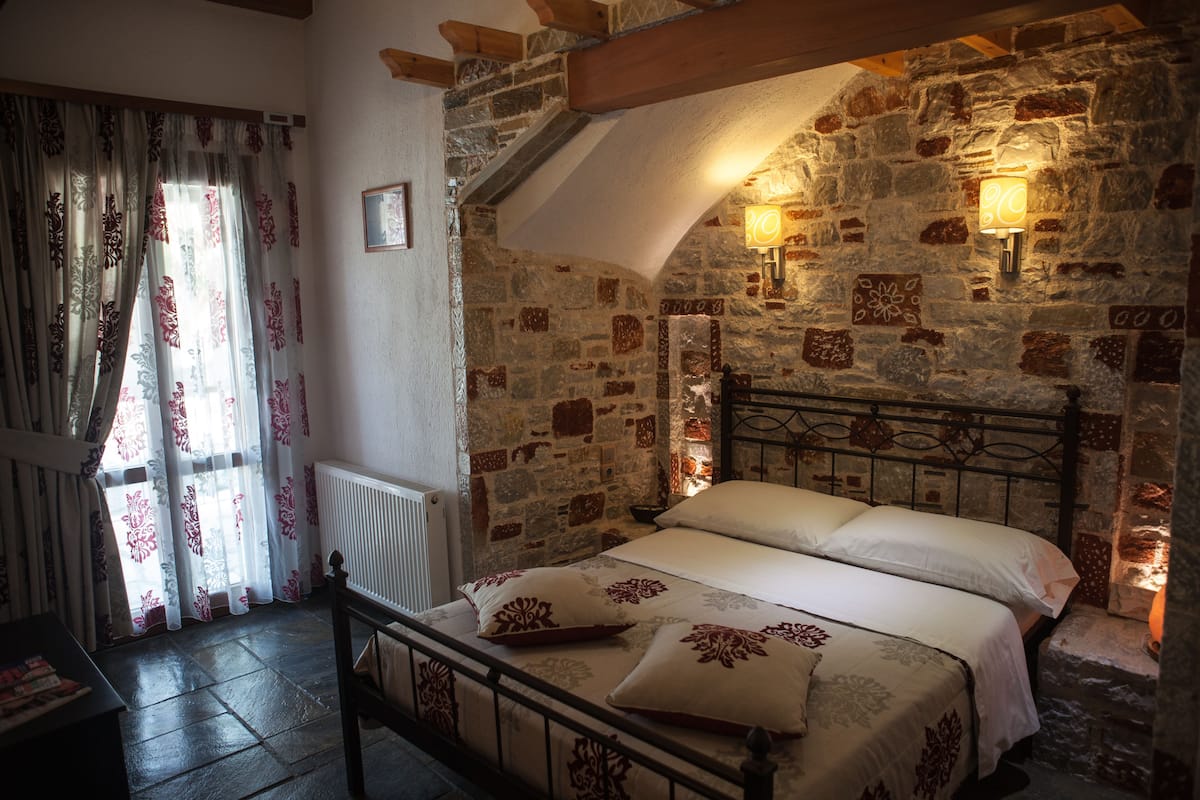 Junior suite, uitzicht op zee | 2 slaapkamers, luxe beddengoed, donzen dekbedden, Tempur Pedic-bedden