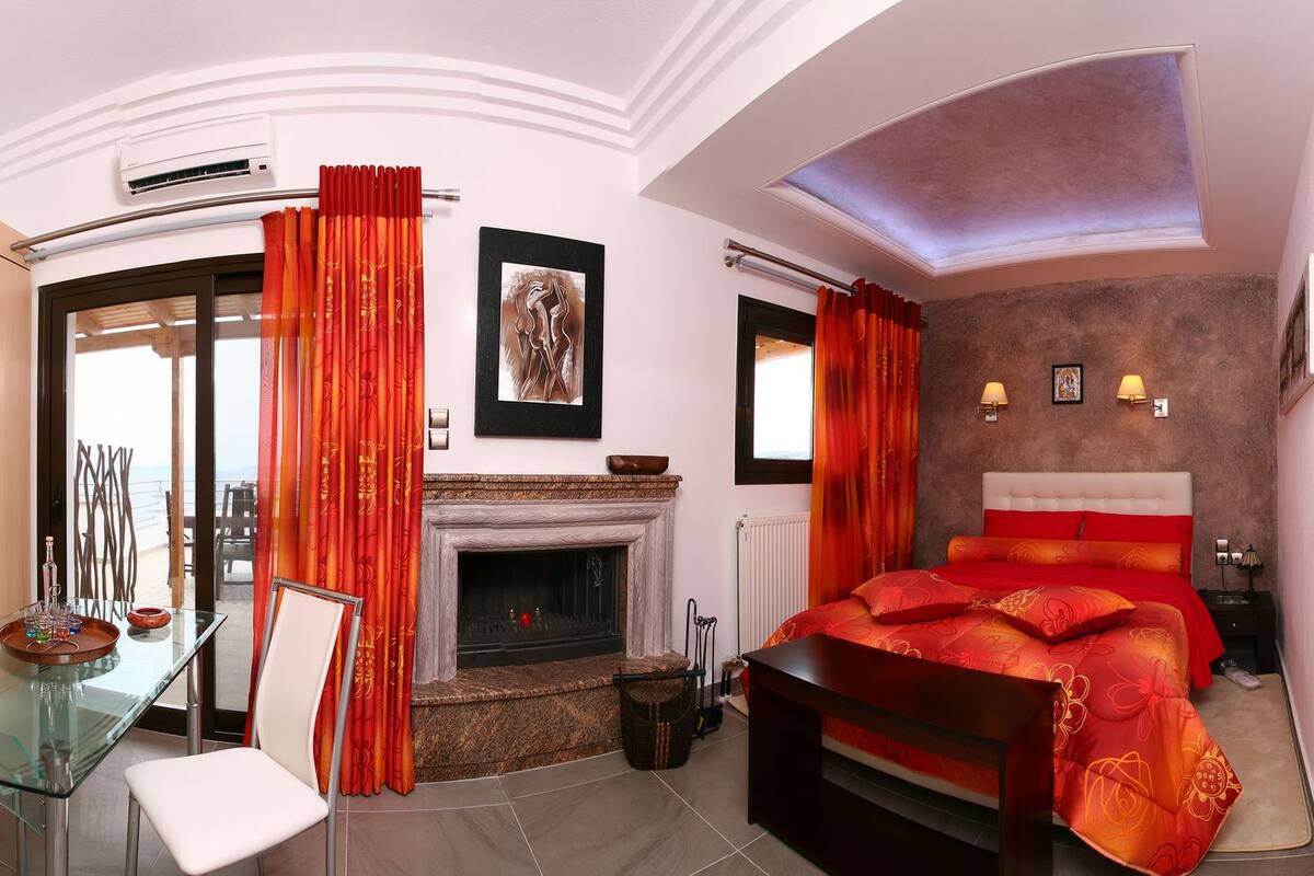 Superior Studio (double), 1 Queen Bed, Beach View | Premium bedding, down comforters, Tempur-Pedic beds, in-room safe