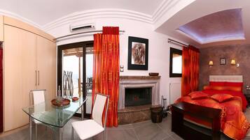 2 عدّة غرف نوم وأغطية فراش متميزة وألحفة محشوة بالريش وأسرّة تيمبور بديك