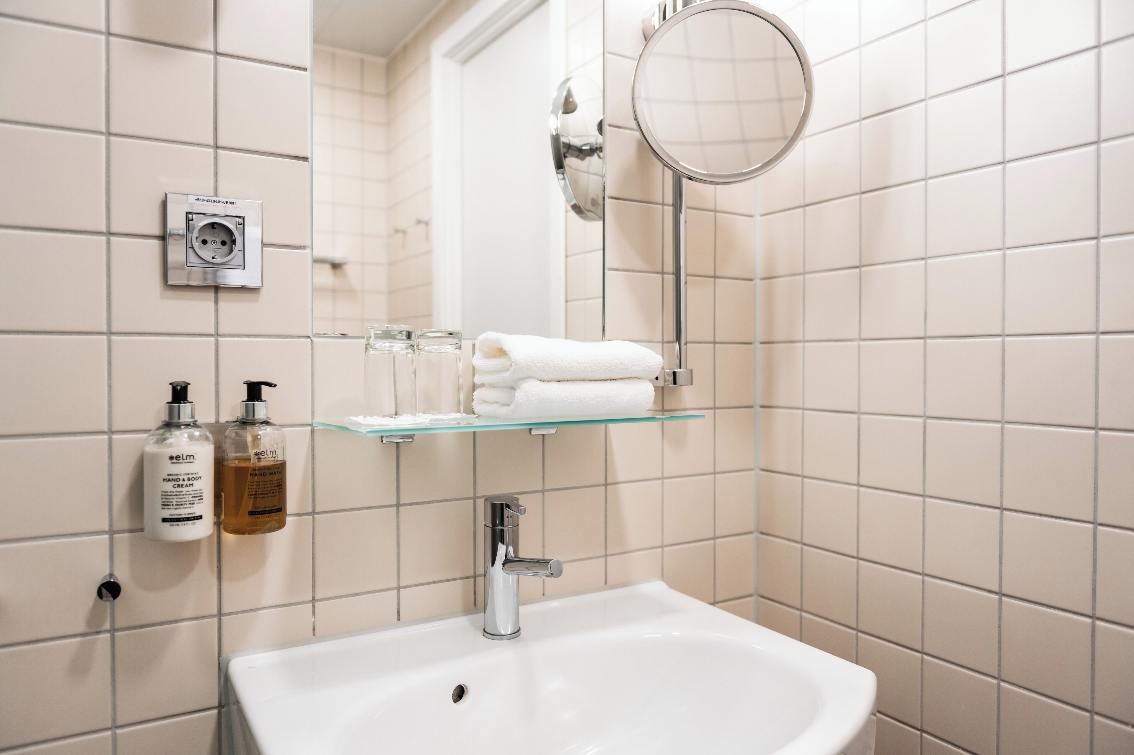 double room, balcony | bathroom | shower, free toiletries, hair dryer, towels
