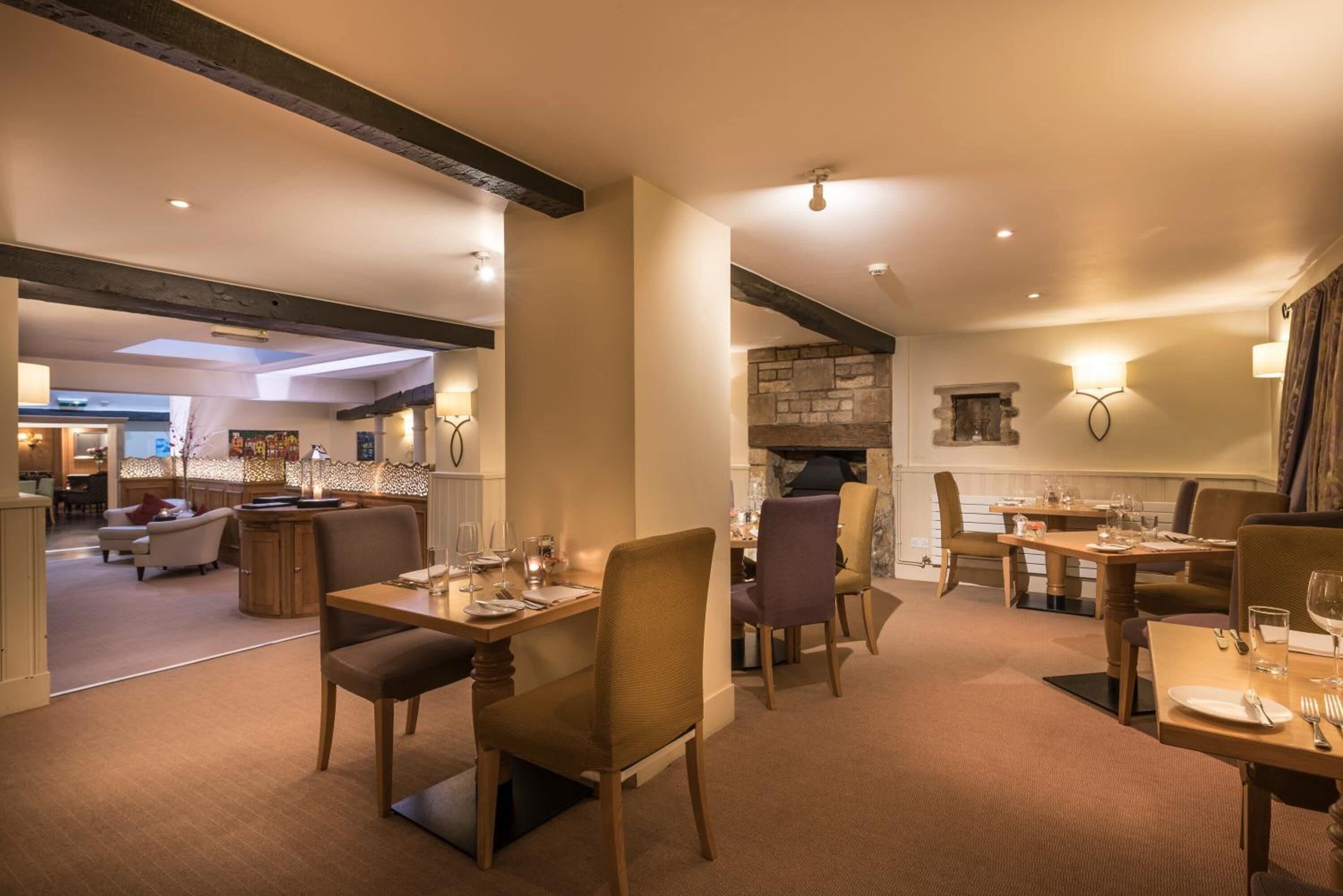 breakfast, lunch and dinner served