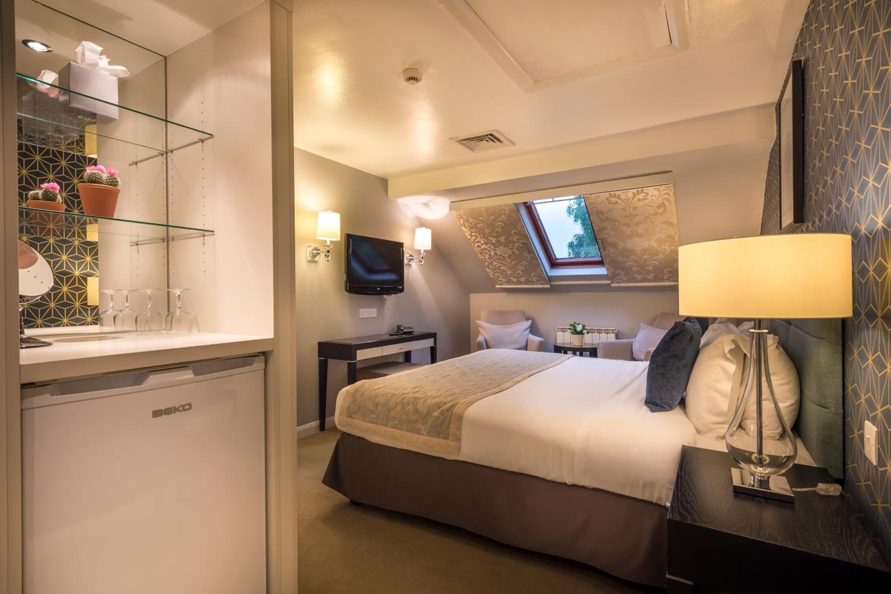 desk, iron/ironing board, free wifi, bed sheets