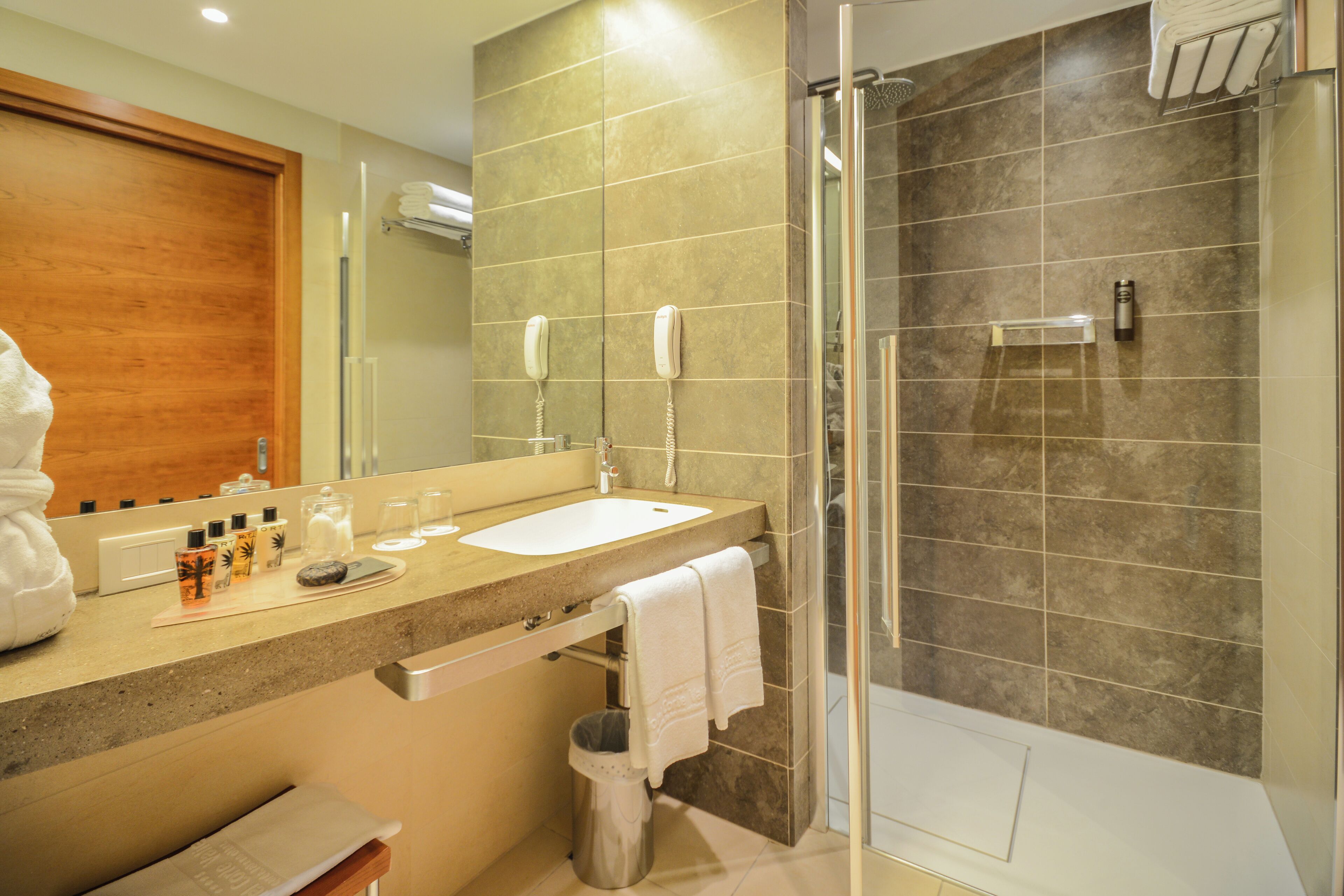 hypo-allergenic bedding, minibar, in-room safe, desk