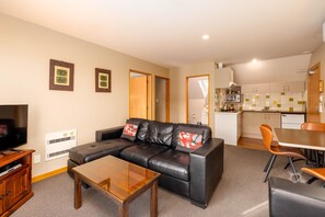 32-吋 LCD 液晶電視、有線頻道、電視、 DVD 播放機