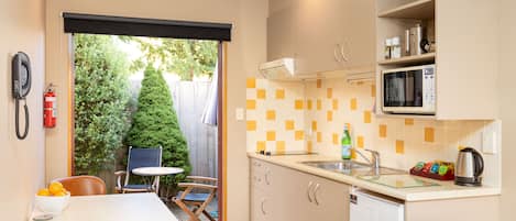 One Bedroom Spa Suite | Private kitchen