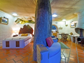 Standard Suite, 1 Bedroom, Kitchen (Earth Lodge) | Living area