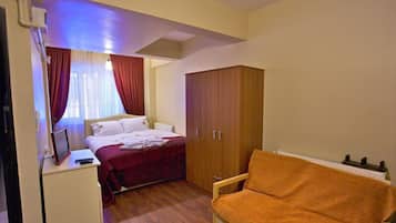 Standard Suite | In-room safe, soundproofing, free WiFi
