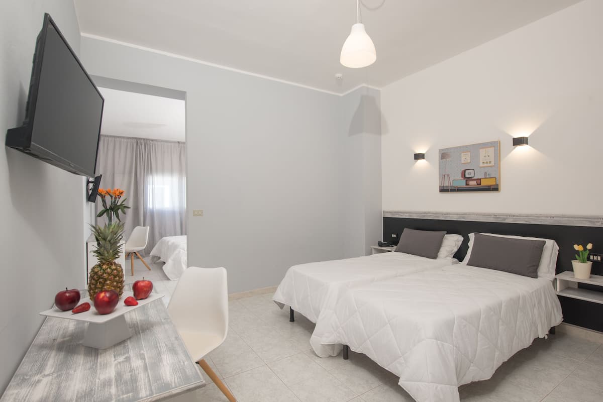1 bedroom, in-room safe, desk, WiFi
