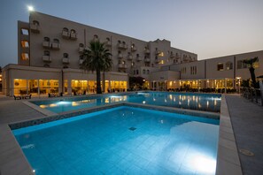 Außenpool (je nach Saison geöffnet)