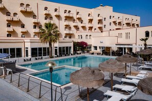 季節限定屋外プール