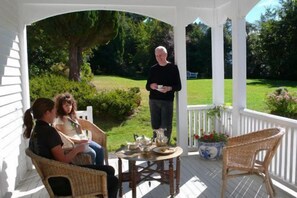 Porch - Gunyah Country Estate (Windwhistle)