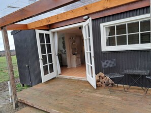 Economy Cottage | Terrace/patio