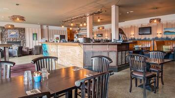 Breakfast, lunch, dinner served; sea views