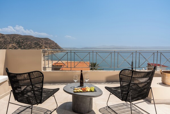 Deluxe Penthouse Suite | Panoramic Sea View & Outdoor Hot Tub | Beach/ocean view