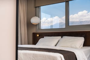 Deluxe Penthouse Suite | Panoramic Sea View & Outdoor Hot Tub - Astoria (Agios Vasileios)