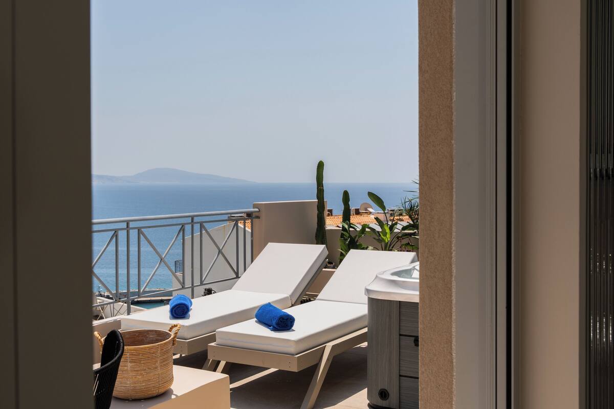 Deluxe Penthouse Suite | Panoramic Sea View & Outdoor Hot Tub