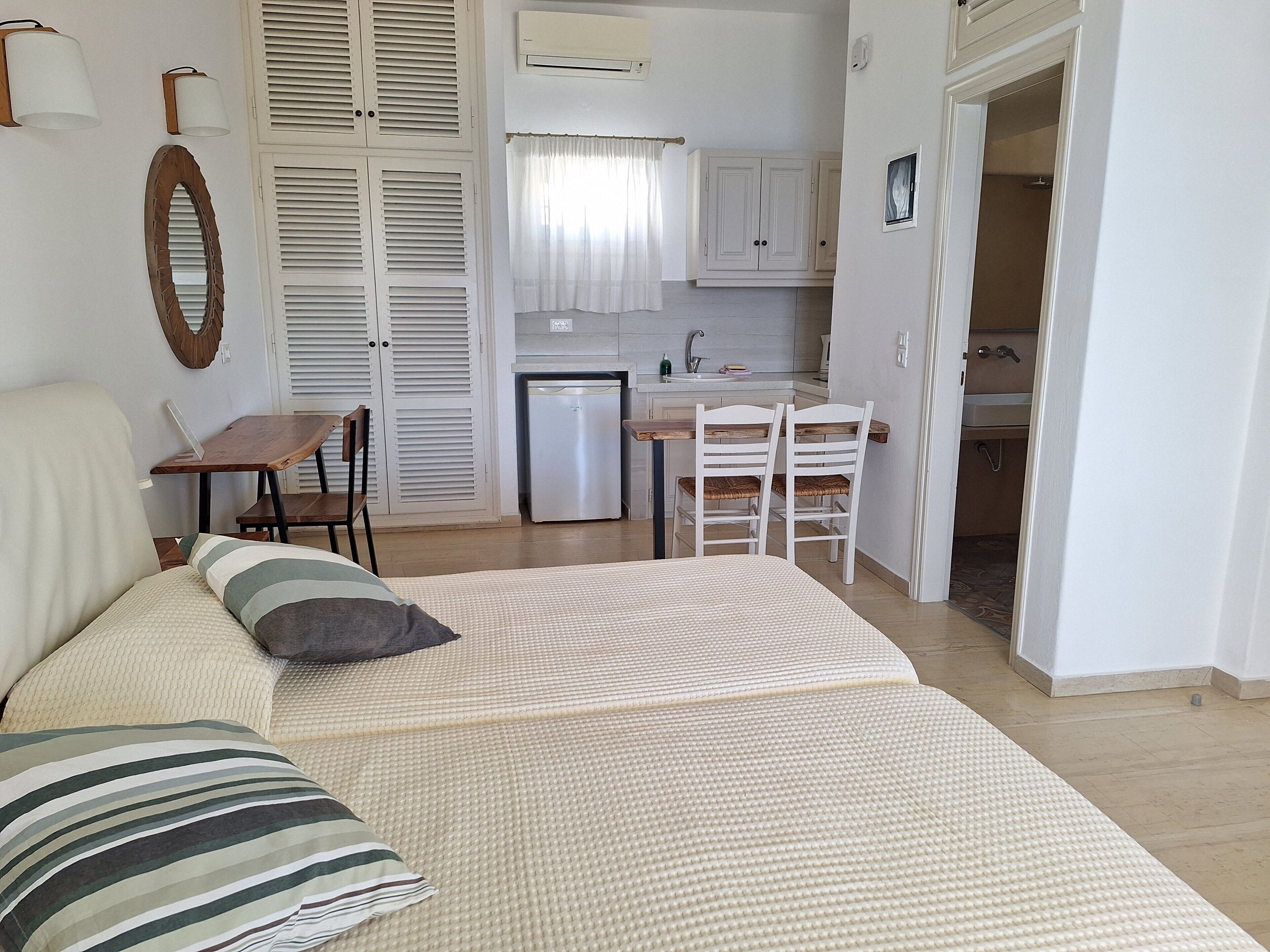 Suite estudio Confort, 1 cama doble o 2 individuales, vistas al mar | Caja fuerte, cortinas opacas, cunas gratuitas y wifi gratis