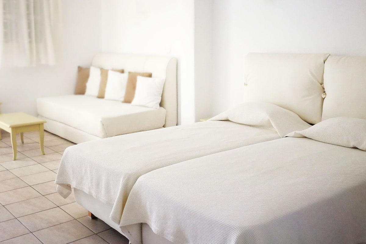 Comfort Studio Suite, 3 Single Beds (For 3)