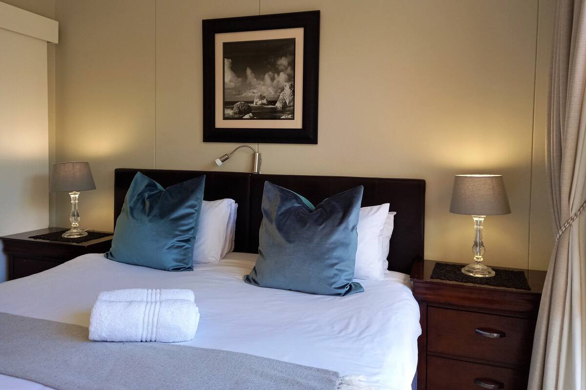 Standard Apartment, 2 Bedrooms | In-room safe, iron/ironing board, free WiFi, individually decorated