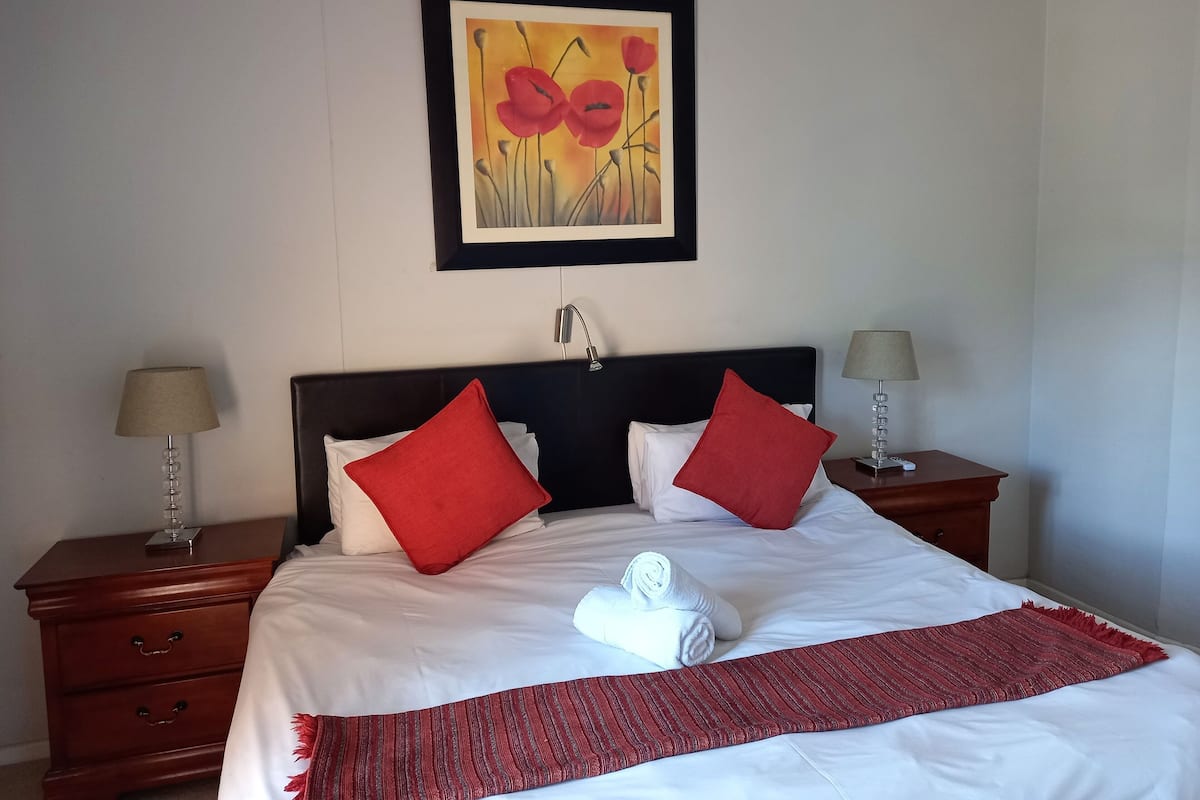 Standaard appartement, 1 slaapkamer | 2 slaapkamers, een kluis op de kamer, individueel gedecoreerd
