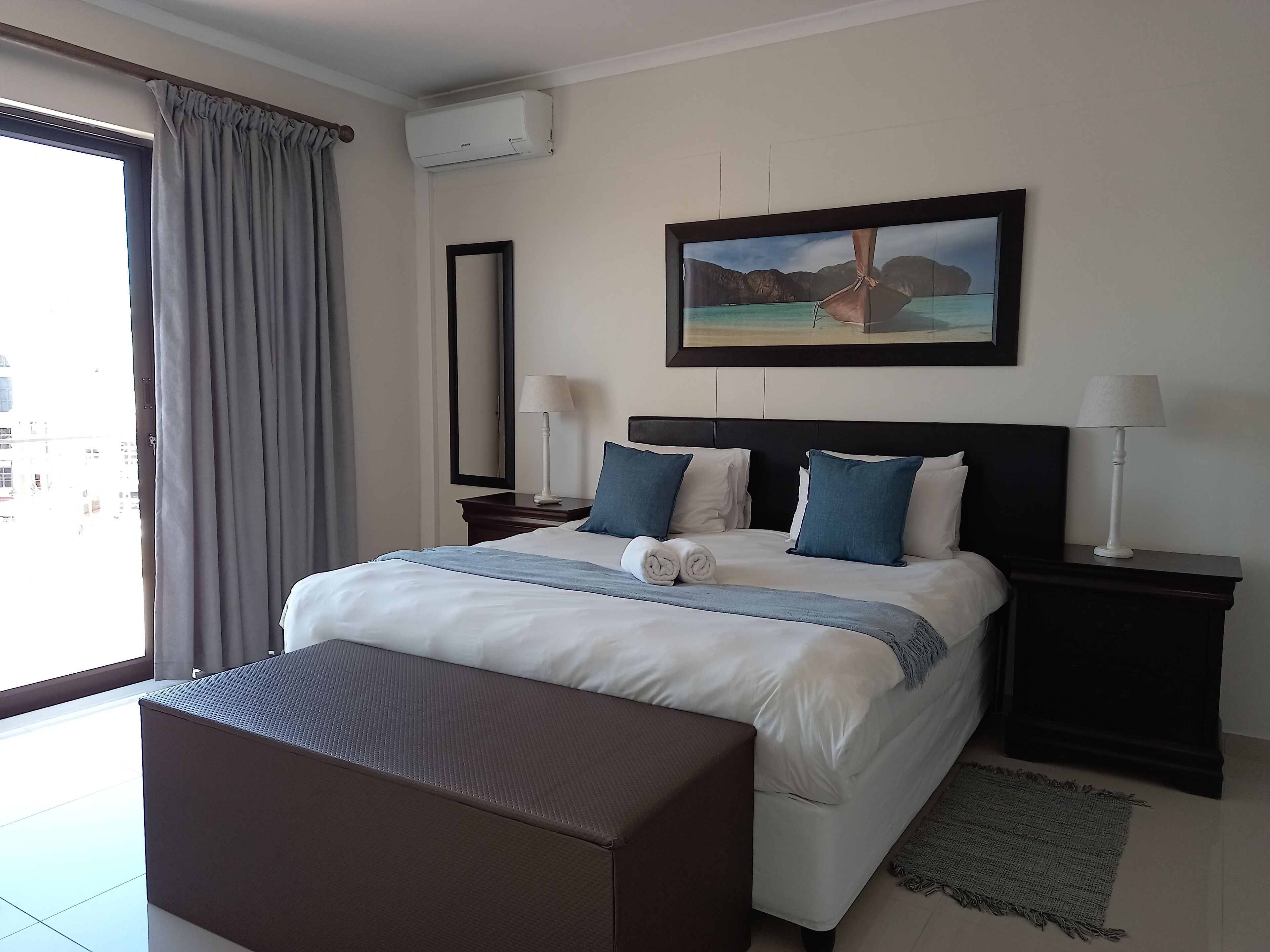 Standard Apartment, 3 Bedrooms | In-room safe, individually decorated, individually furnished