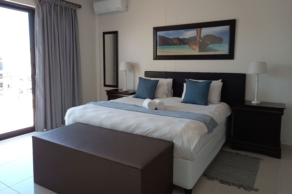 Standard Apartment, 3 Bedrooms | In-room safe, individually decorated, individually furnished