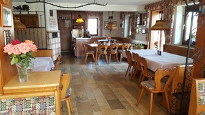 Frühstück, Mittagessen und Abendessen