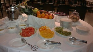Desayuno buffet todos los días (con cargo)
