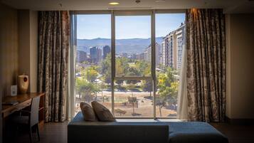 1 slaapkamer, luxe beddengoed, een minibar, een kluis op de kamer