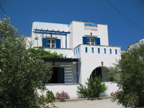 Front of property - Mavromatis Studios (Naxos)