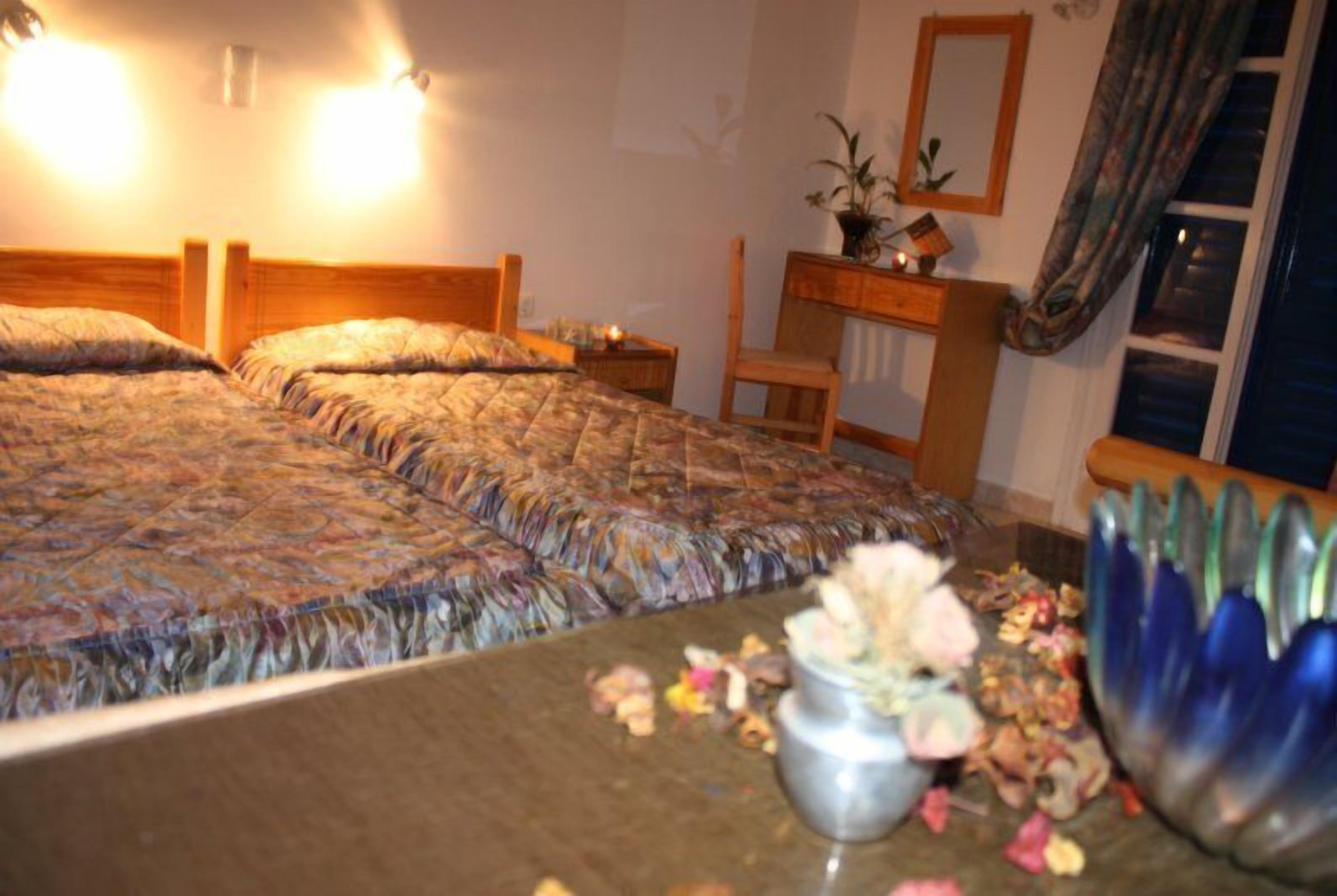 Insonorización, camas extra y wifi gratis 