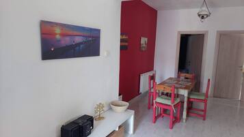 Superior Apartment, 2 Bedrooms | In-room safe, cribs/infant beds, rollaway beds, free WiFi