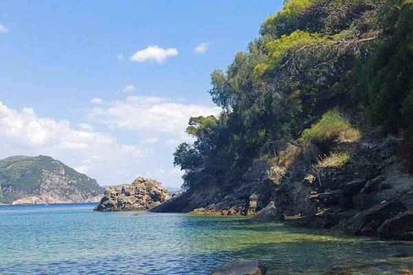 Perto da praia, prática de remo/canoagem, prática de pesca