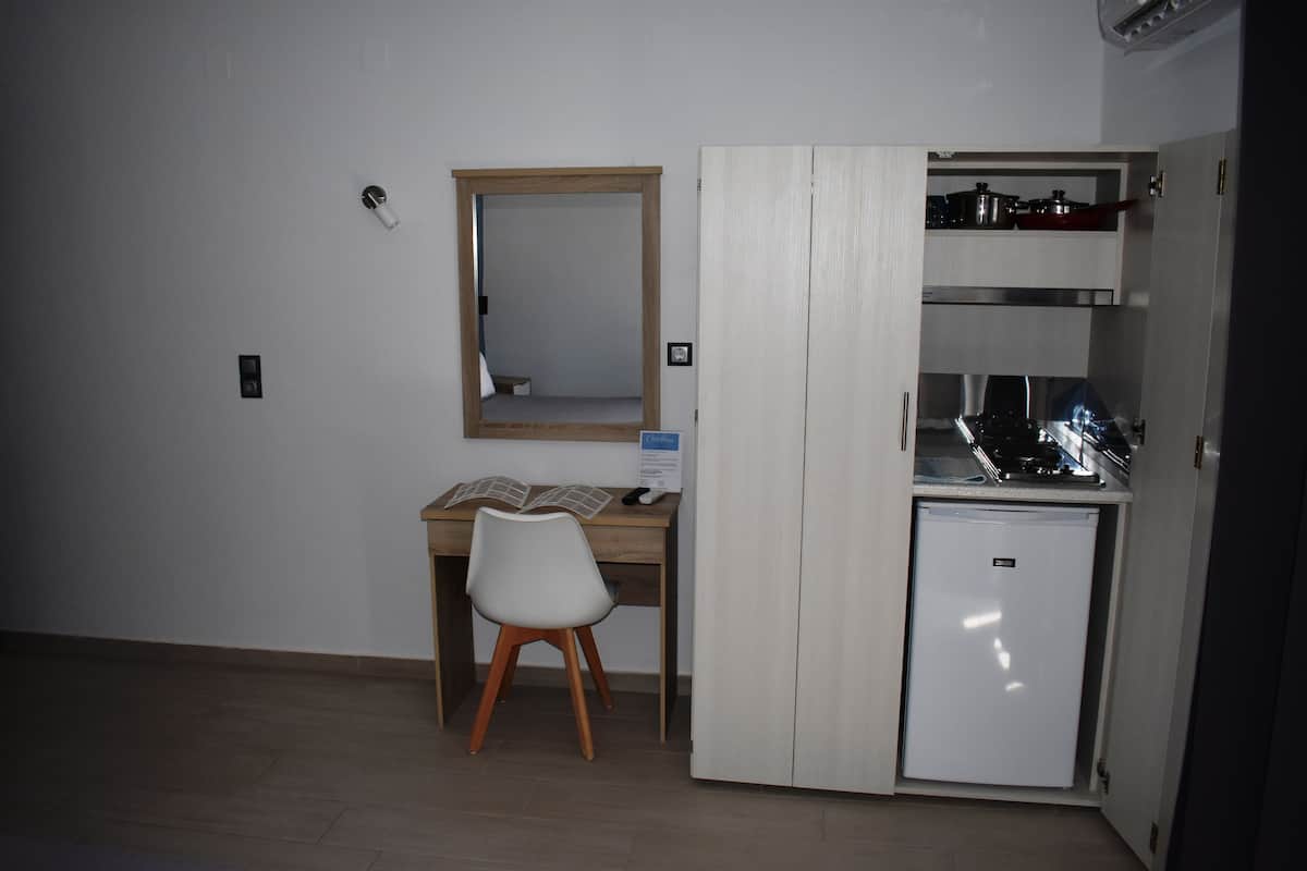 superior studio | in-room safe, cots/infant beds, rollaway beds, free wifi