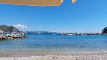 Playa en los alrededores, bote de remos o canoa y pesca