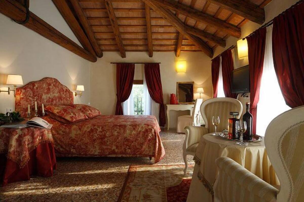 Chambre Double Deluxe, baignoire à jets | Draps en coton égyptien, literie de qualité supérieure, minibar