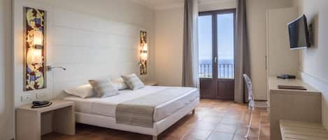 迷你吧、客房內保險箱、布置獨特、書桌