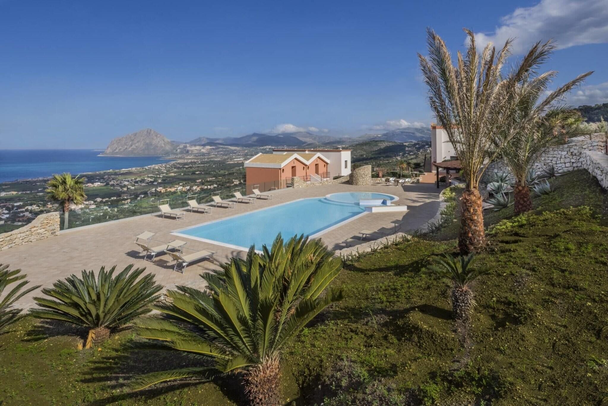 Seasonal outdoor pool, pool umbrellas, sun loungers
